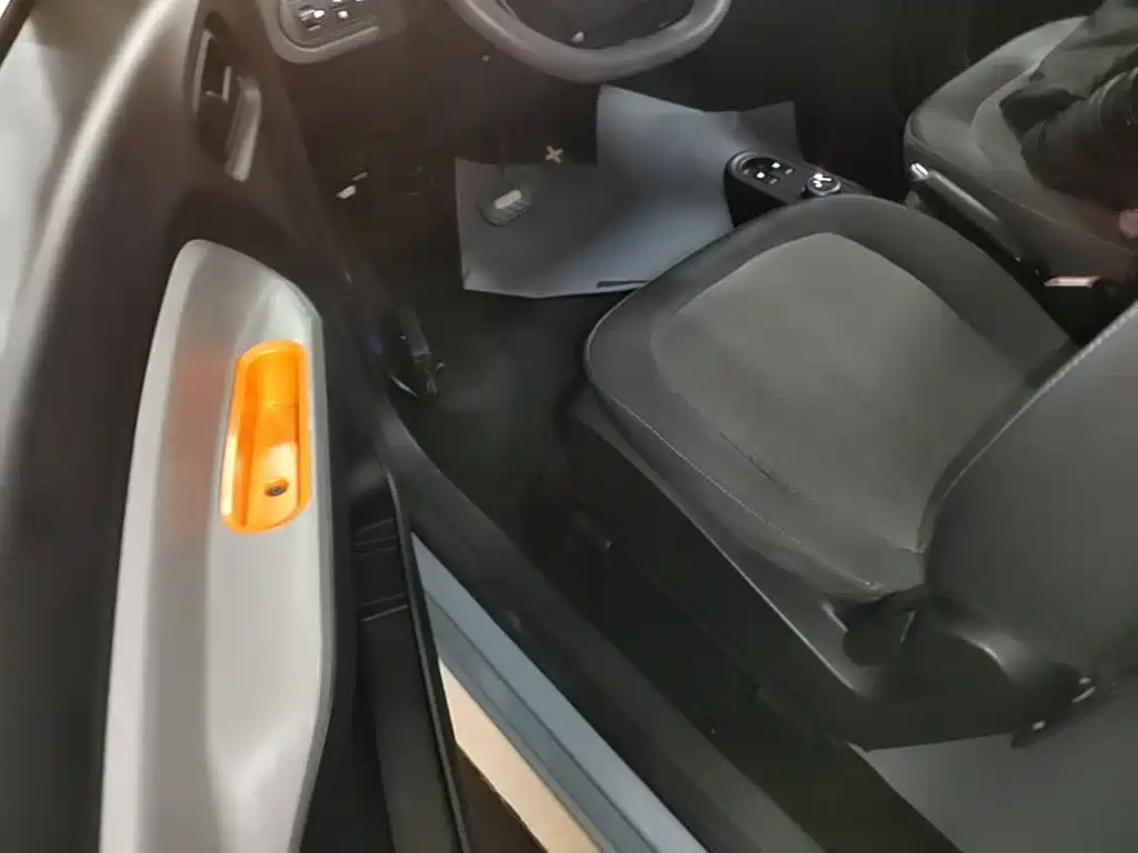 Wuling MINIEV — миниатюра 16