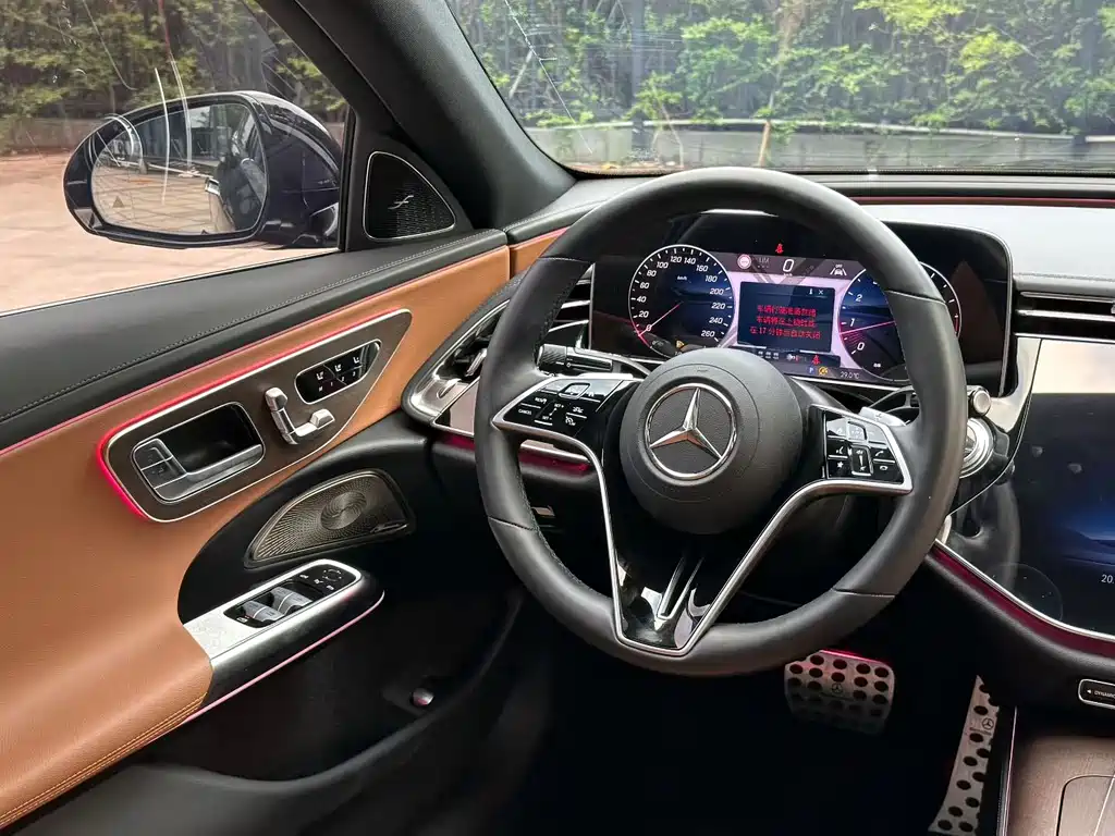 Mercedes-Benz E-Class — миниатюра 7