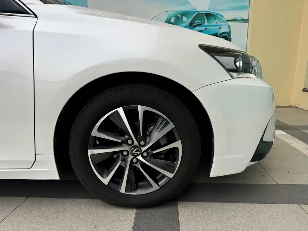 Lexus CT — миниатюра 7