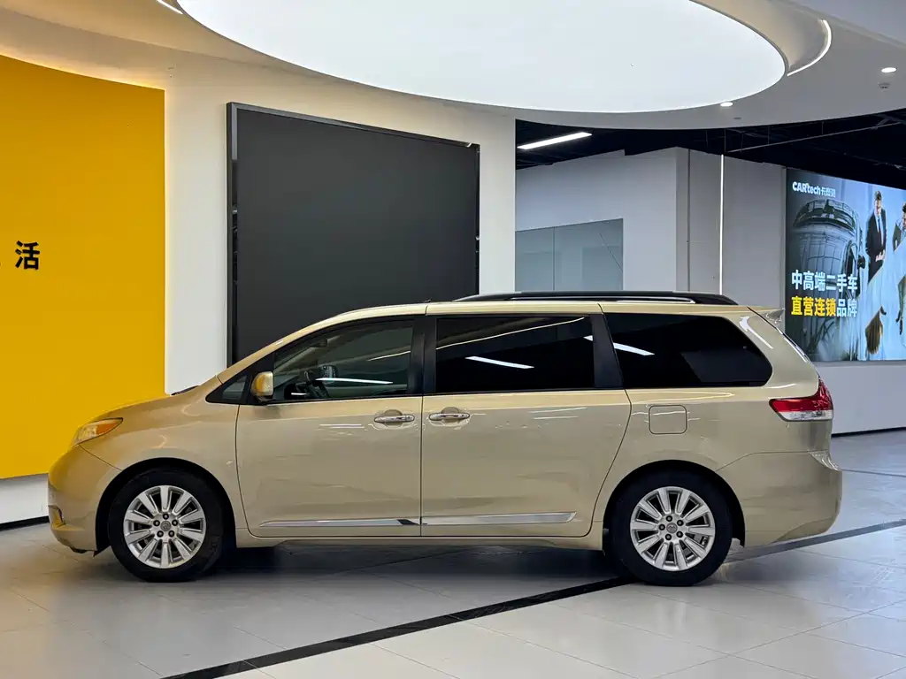 Toyota Sienna — миниатюра 25