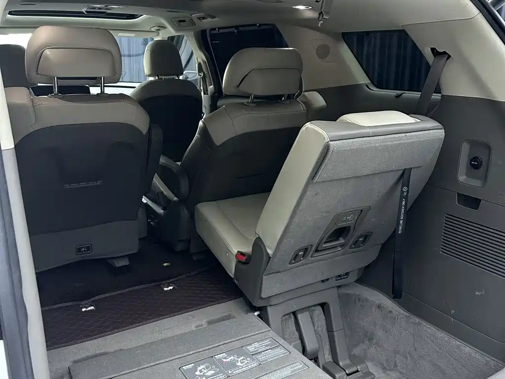 Kia Carnival — миниатюра 10