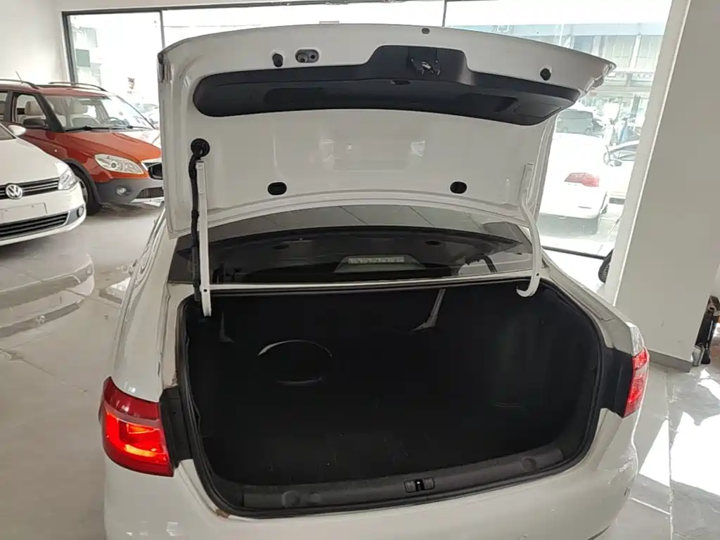 Volkswagen Lavida — миниатюра 19