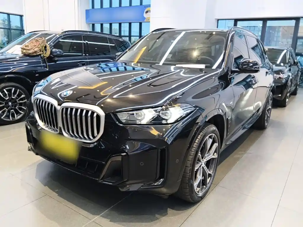 宝马X5 2023款 xDrive 30Li 尊享型M运动曜夜套装 2025