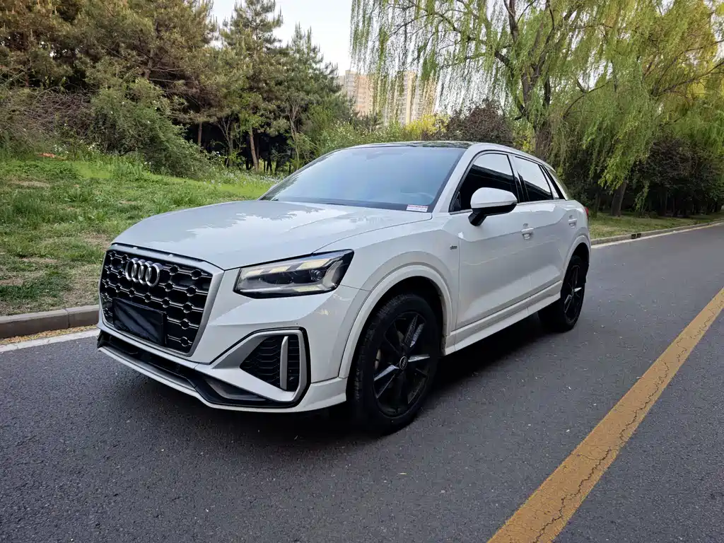 Audi Q2L 2023