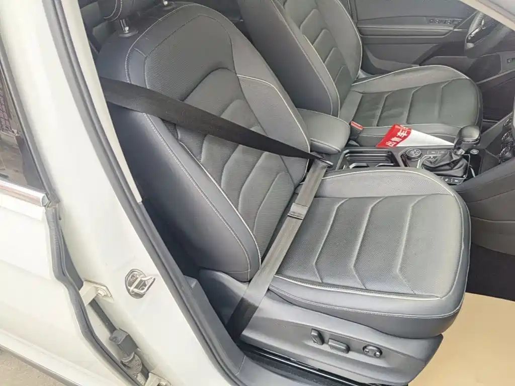 Volkswagen Tiguan L — миниатюра 25