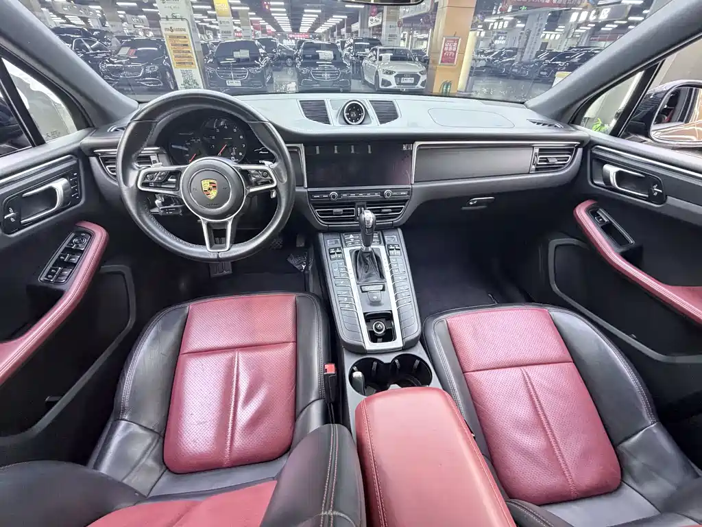 Porsche Macan — миниатюра 8