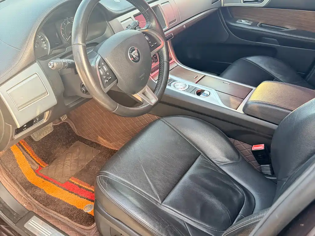 Jaguar XF XF 2.0T Elegance Edition, фото 6