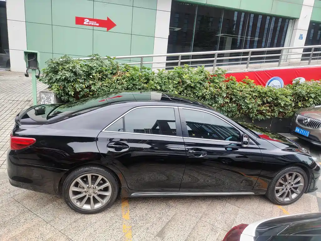 Toyota Reiz 2013 2.5V