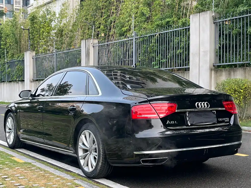 Audi A8 — миниатюра 5