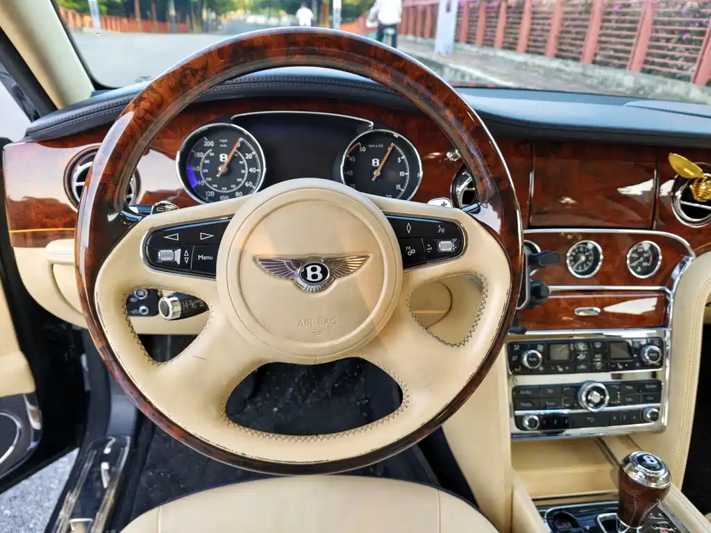 Bentley Mulsanne — миниатюра 13