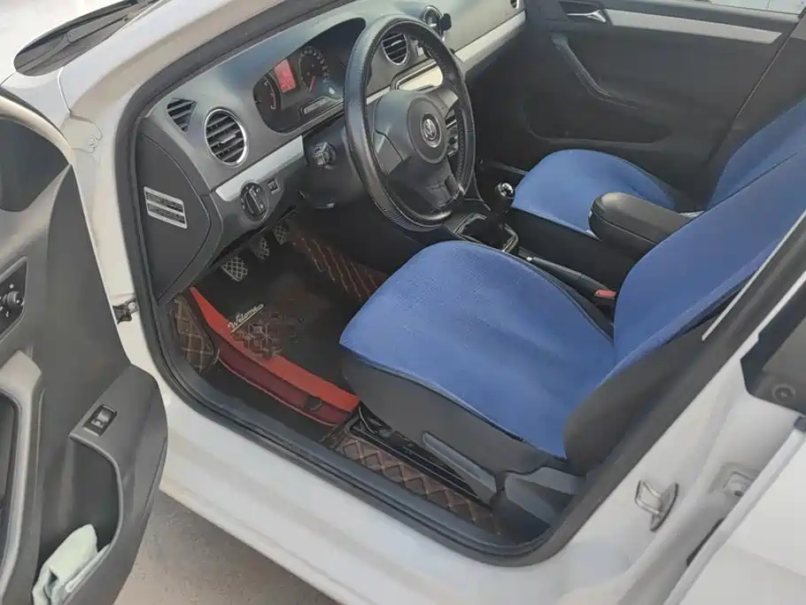 Volkswagen Jetta — миниатюра 9