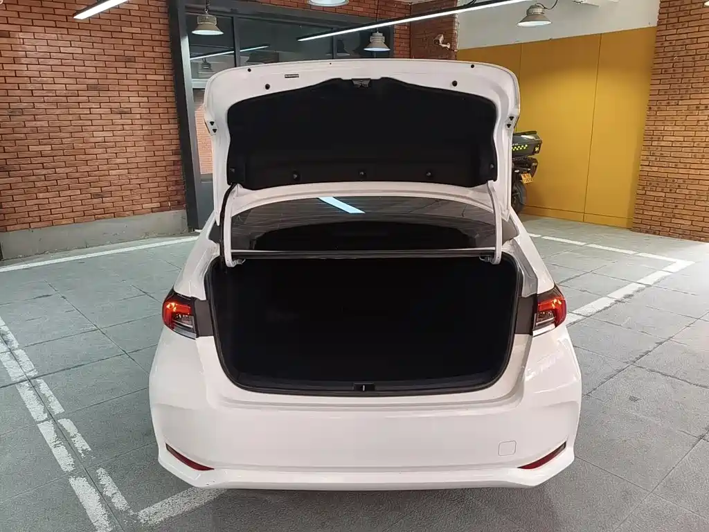 Toyota Corolla — миниатюра 20