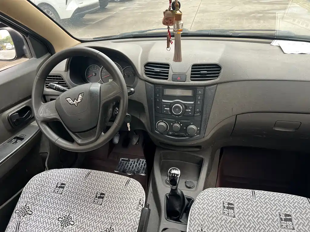 Wuling Hongguang — миниатюра 8