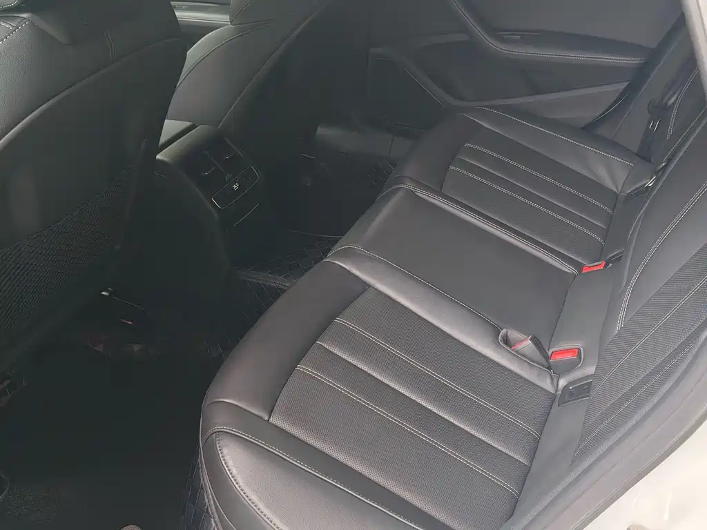 Audi A4L — миниатюра 9