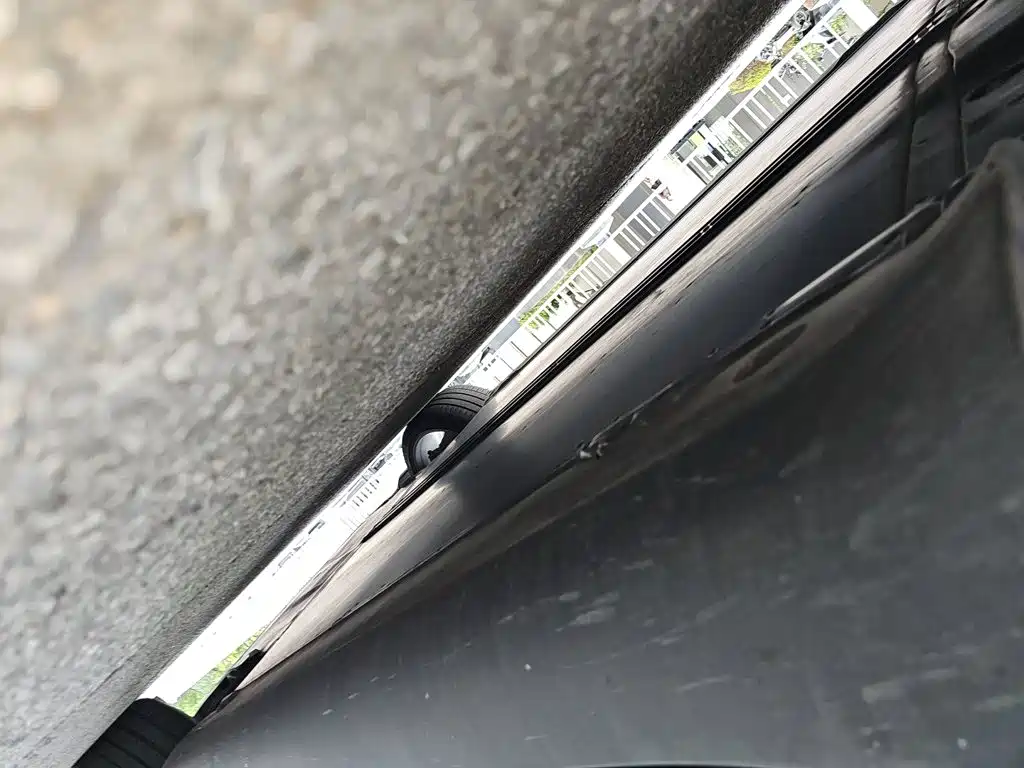 Tesla Model Y — миниатюра 18