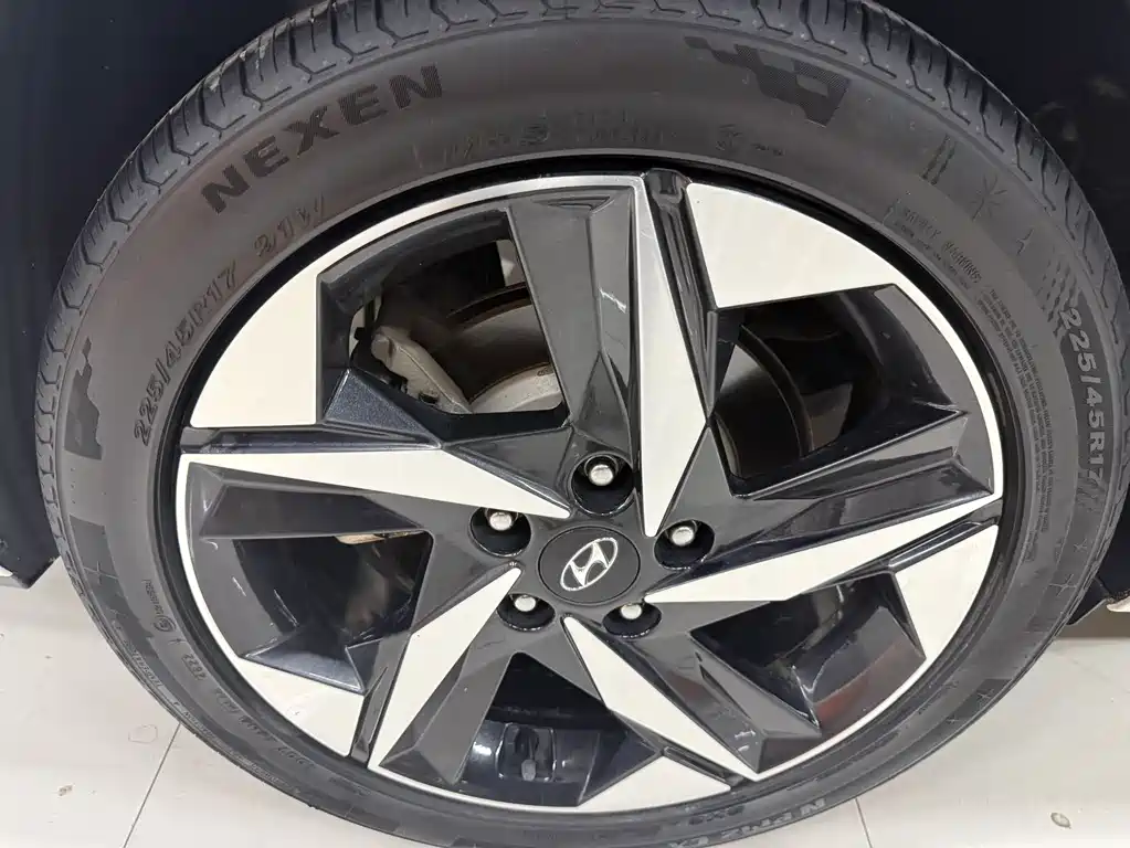 Hyundai Elantra — миниатюра 19
