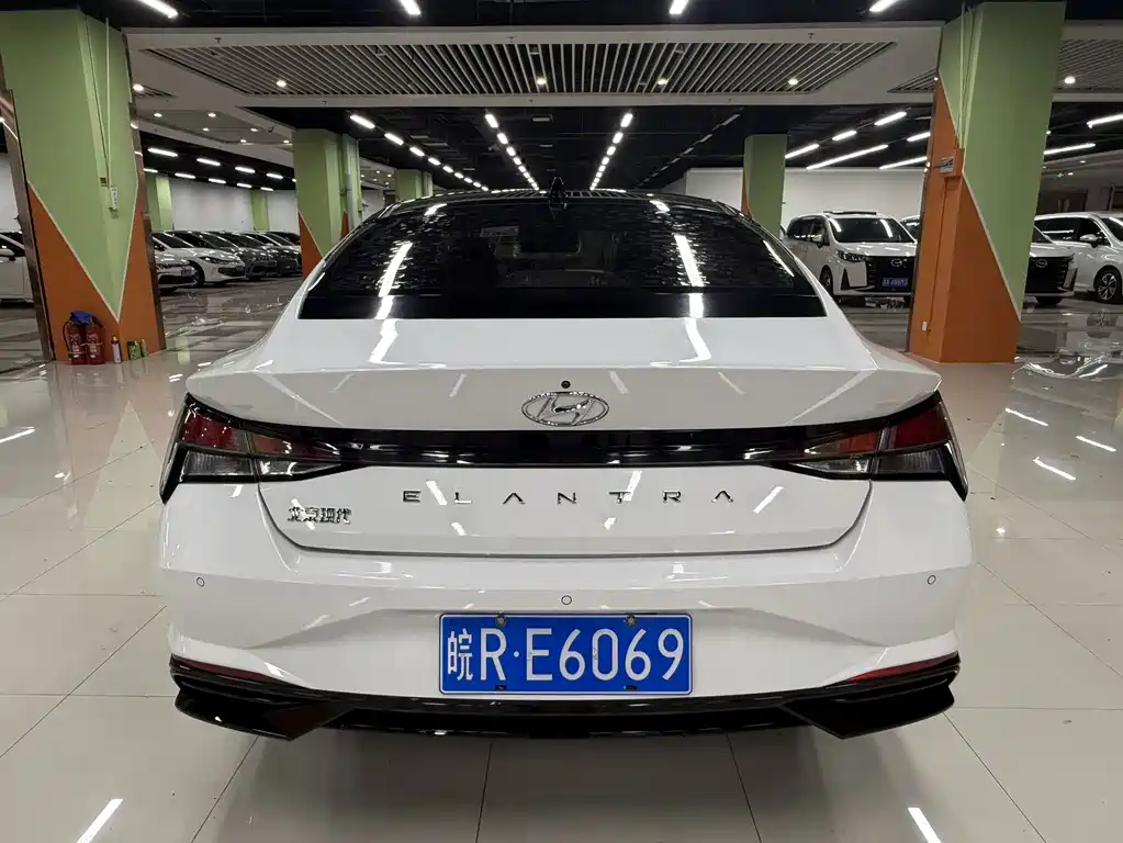 Hyundai Elantra — миниатюра 21