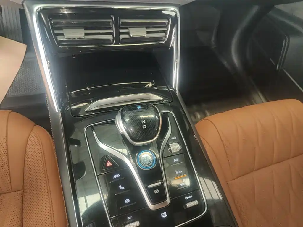 BYD Tang New Energy — миниатюра 14