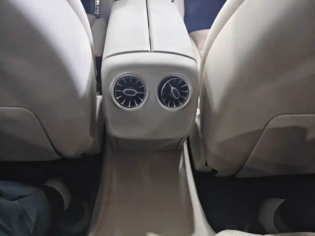 Mercedes-Benz E-Class (Import) — миниатюра 22