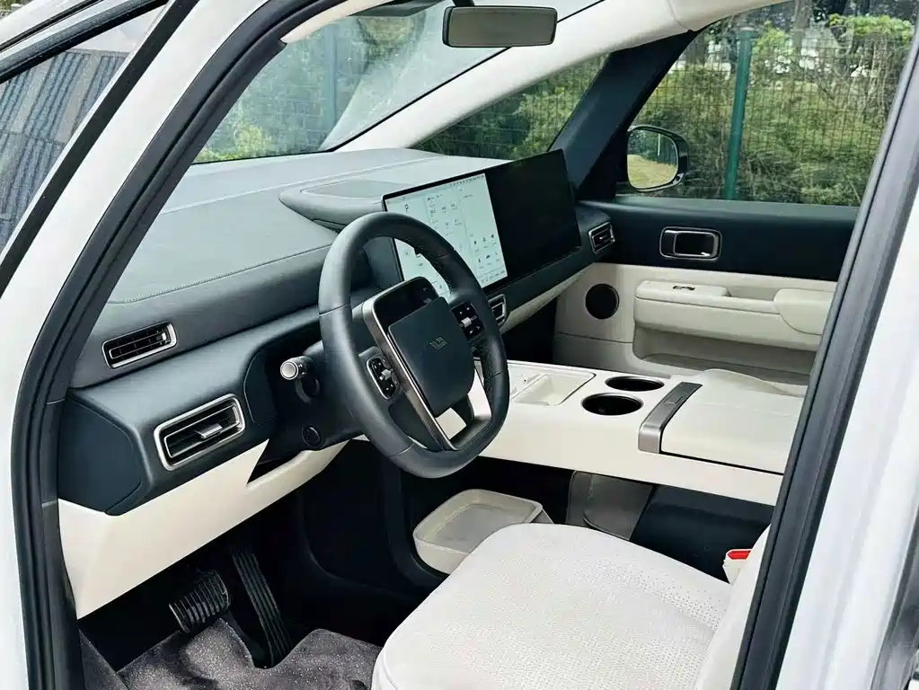 Li Auto Li MEGA — миниатюра 2