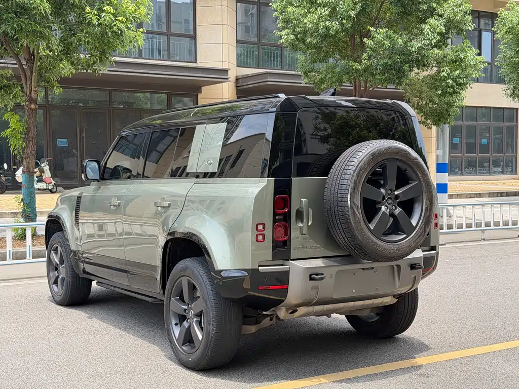 Land Rover Defender — миниатюра 13
