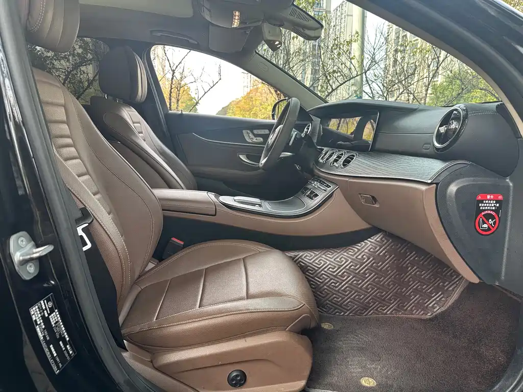 Mercedes-Benz E-Class — миниатюра 11