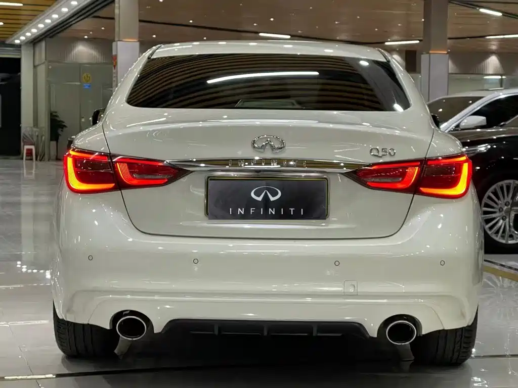 Infiniti Q50L 2018 2.0T V