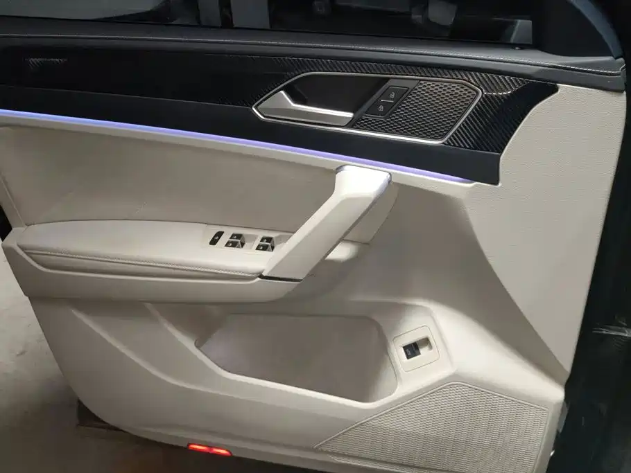 Volkswagen X — миниатюра 7