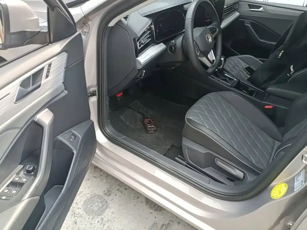 Volkswagen Sagitar — миниатюра 16