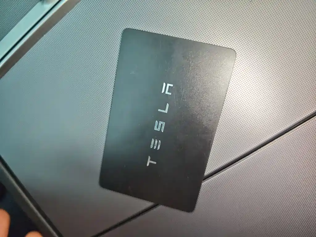Tesla Model 3 — миниатюра 9