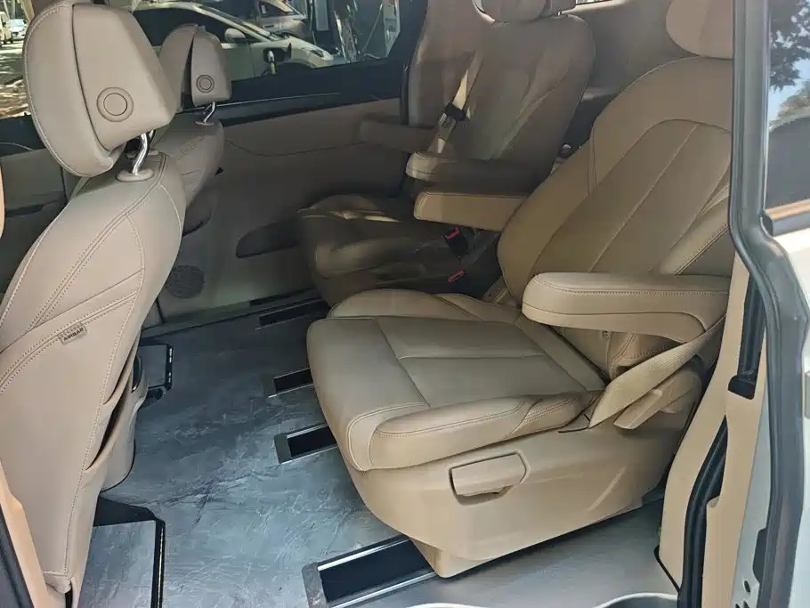 Buick GL8 Hybrid — миниатюра 11