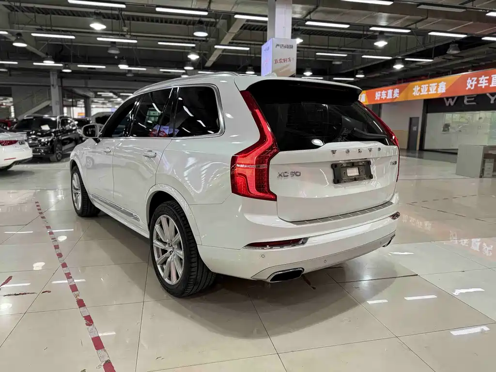 Volvo XC90 2019 T6 7 мест V