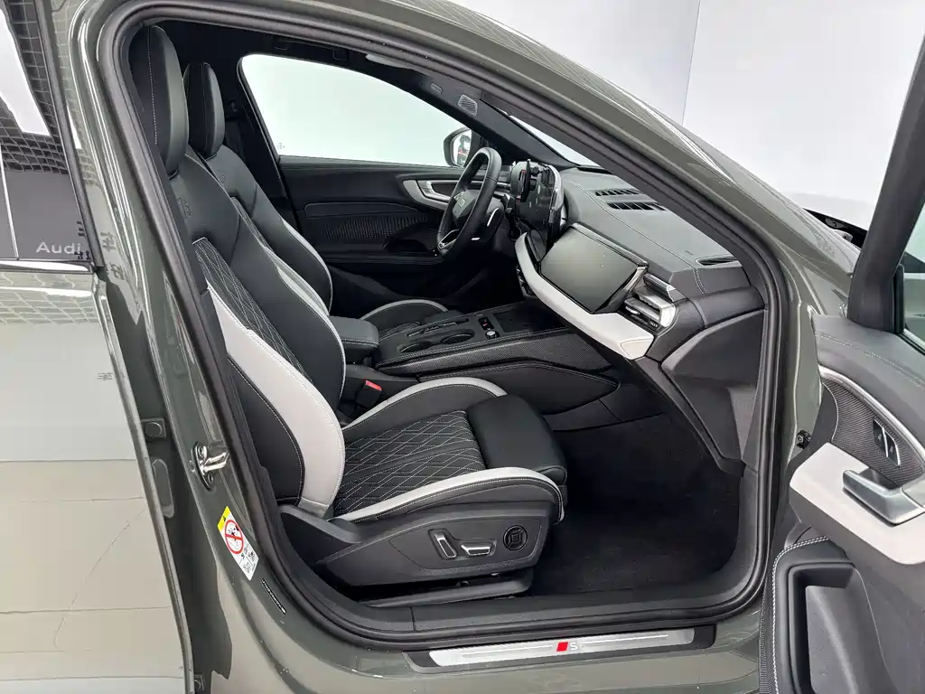 Audi A5L — миниатюра 26