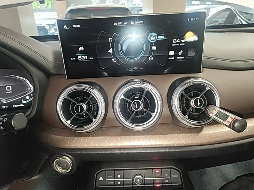 Wey Wey VV5 — миниатюра 13