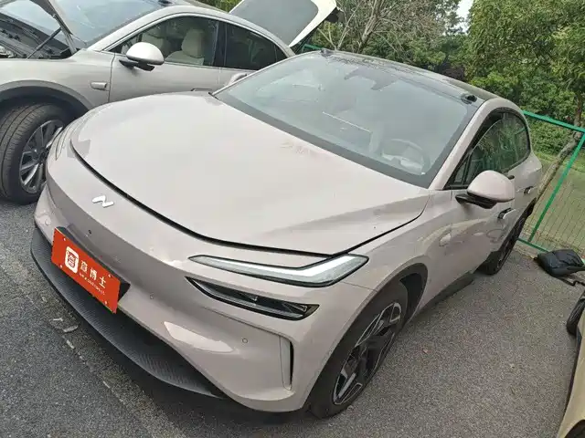 2025 Nio L60