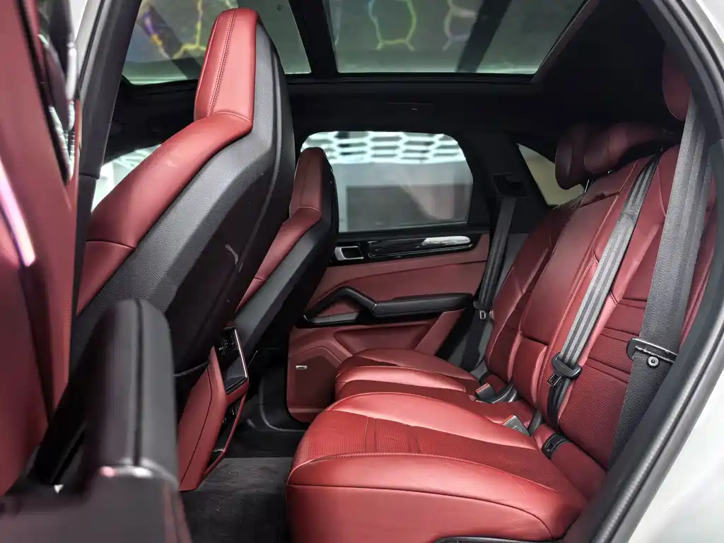 Porsche Cayenne — миниатюра 17