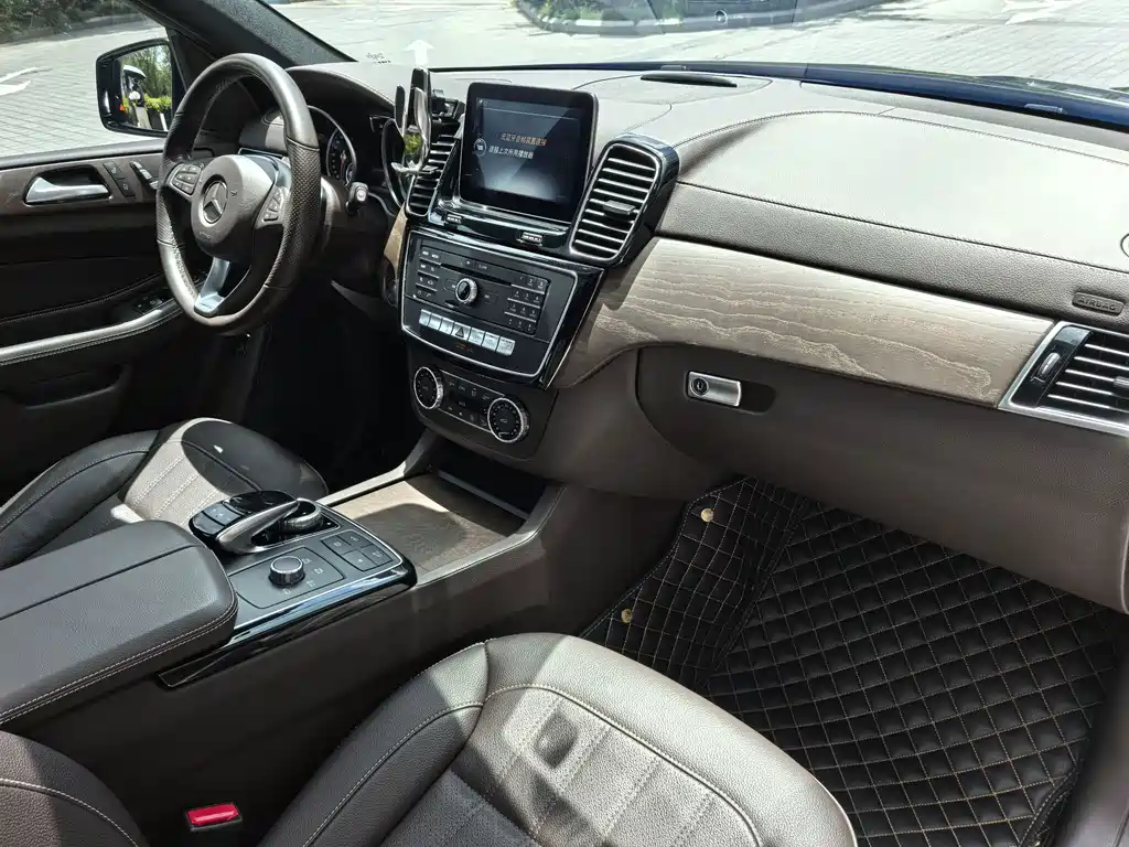 Mercedes-Benz GLE (Import) — миниатюра 14