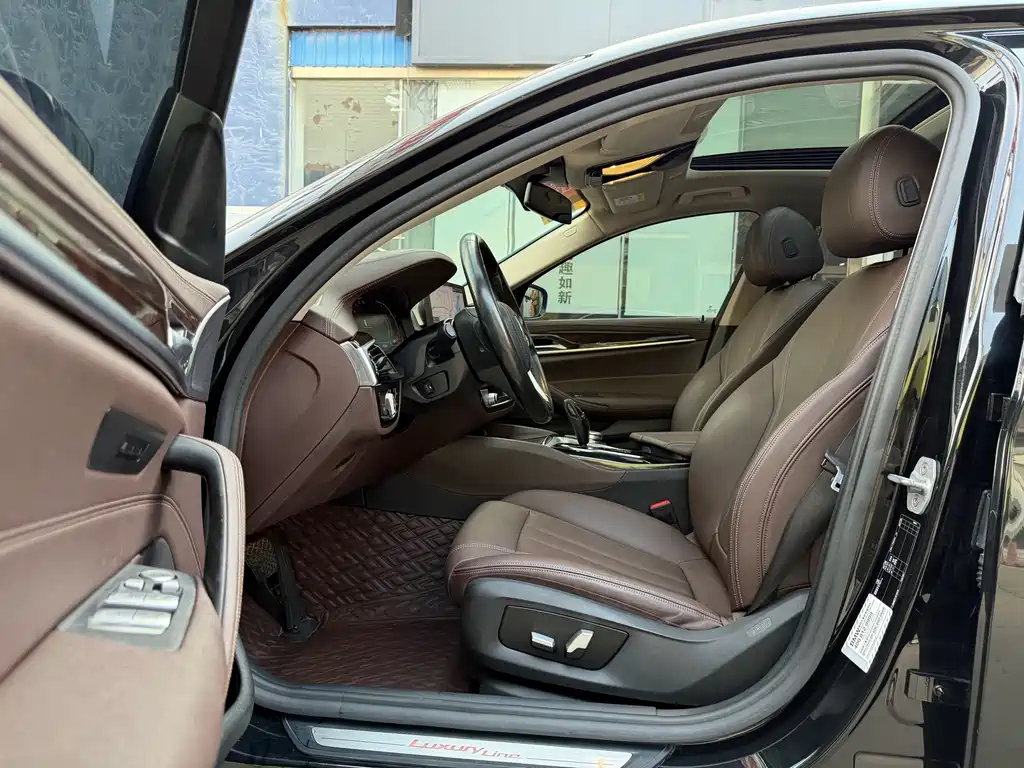 BMW 5 Series — миниатюра 9