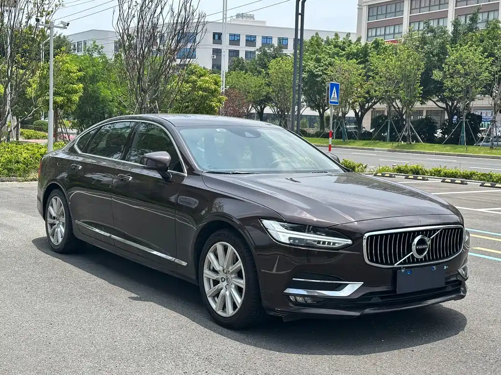 Volvo S90 — миниатюра 3