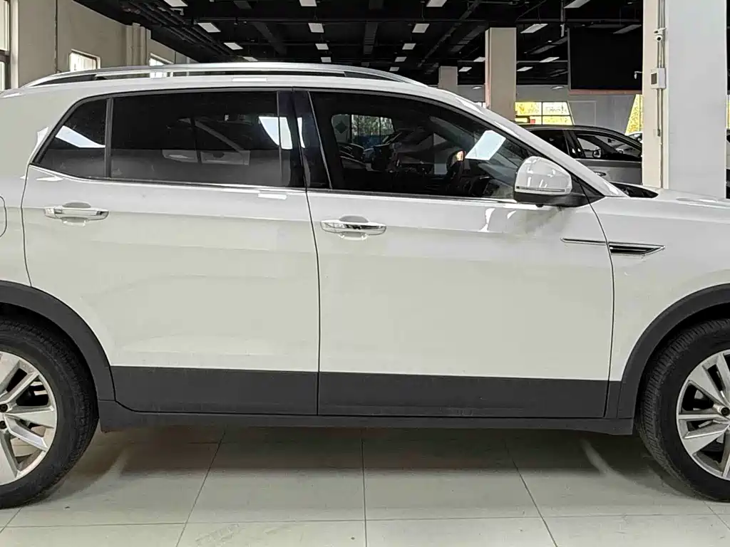 Volkswagen T-Cross — миниатюра 4