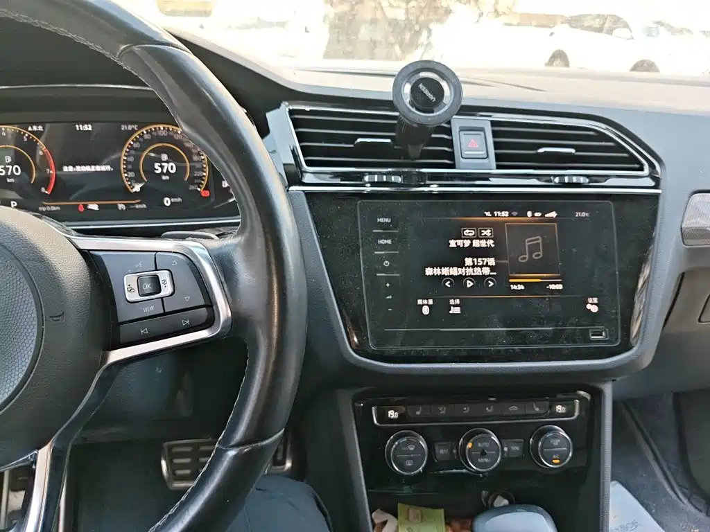 Volkswagen Tiguan L — миниатюра 14