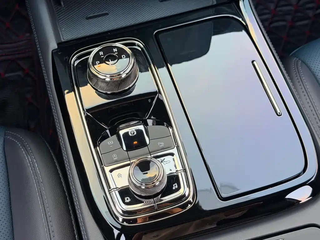 Ford Equator Sport — миниатюра 13
