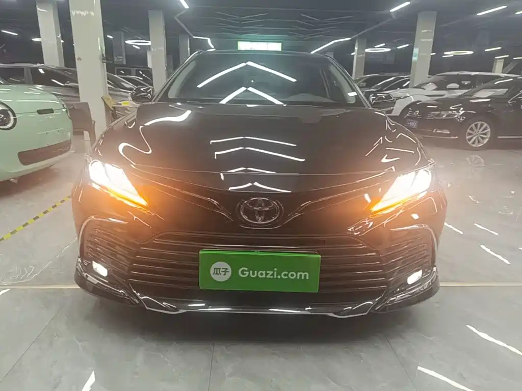 Toyota Camry — миниатюра 3