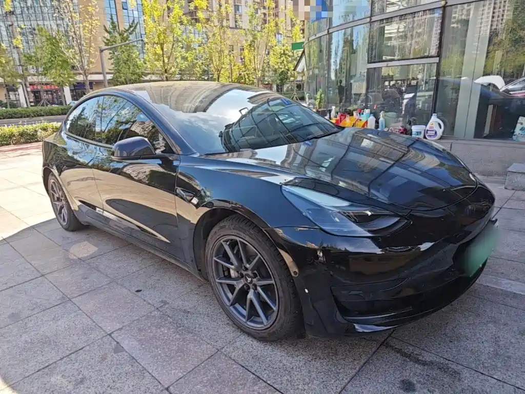 Tesla Model 3 — миниатюра 4