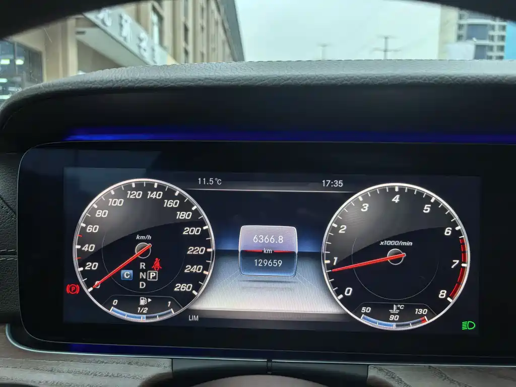 MERCEDES-BENZ E CLASS