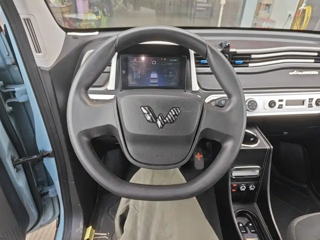 Wuling MINIEV — миниатюра 11