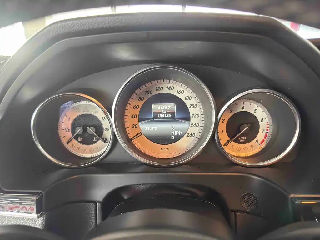Mercedes-Benz E-Class — миниатюра 15