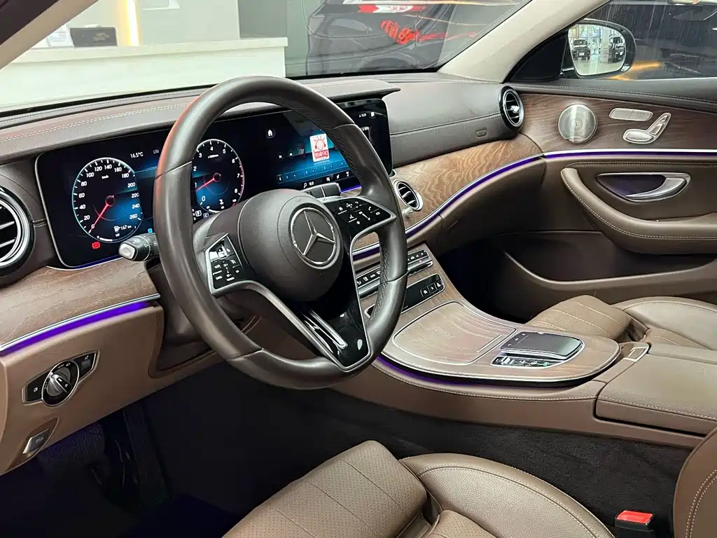 MERCEDES-BENZ E CLASS