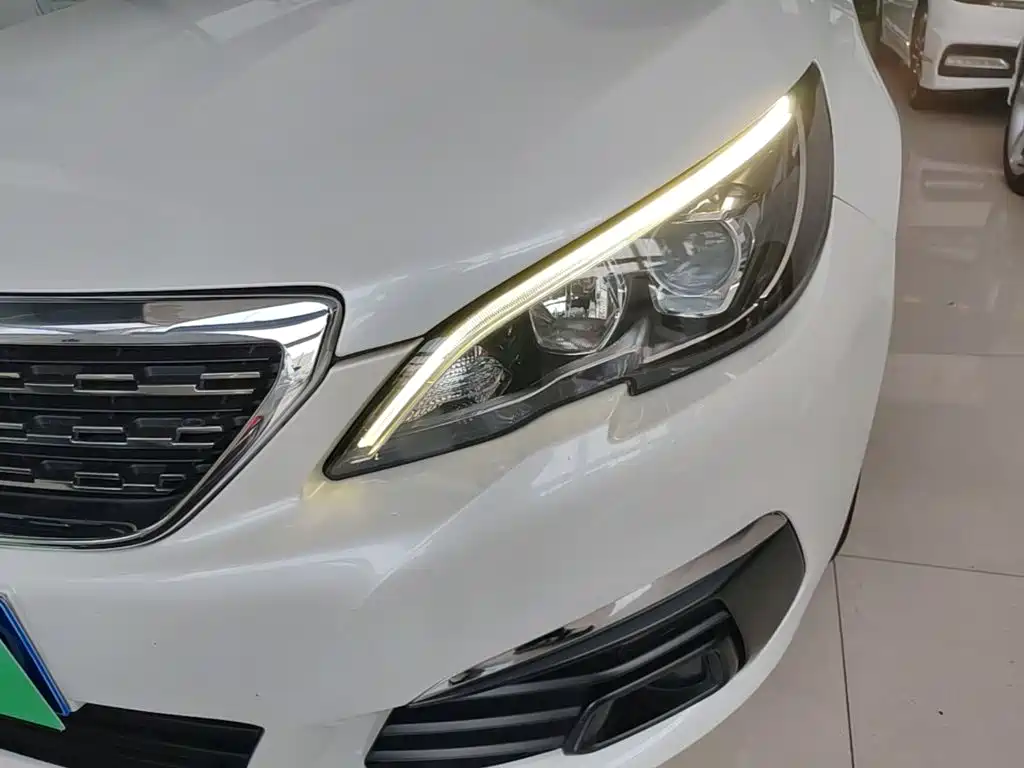 Peugeot 308 — миниатюра 24