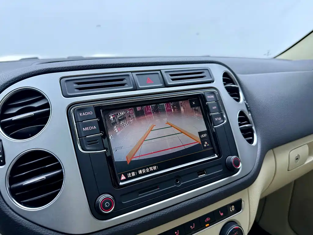 Volkswagen Tiguan — миниатюра 18